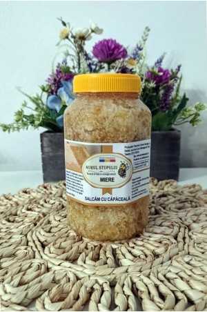 Căpăceala cu miere de salcâm - Deliciu natural și beneficii pentru sănătate