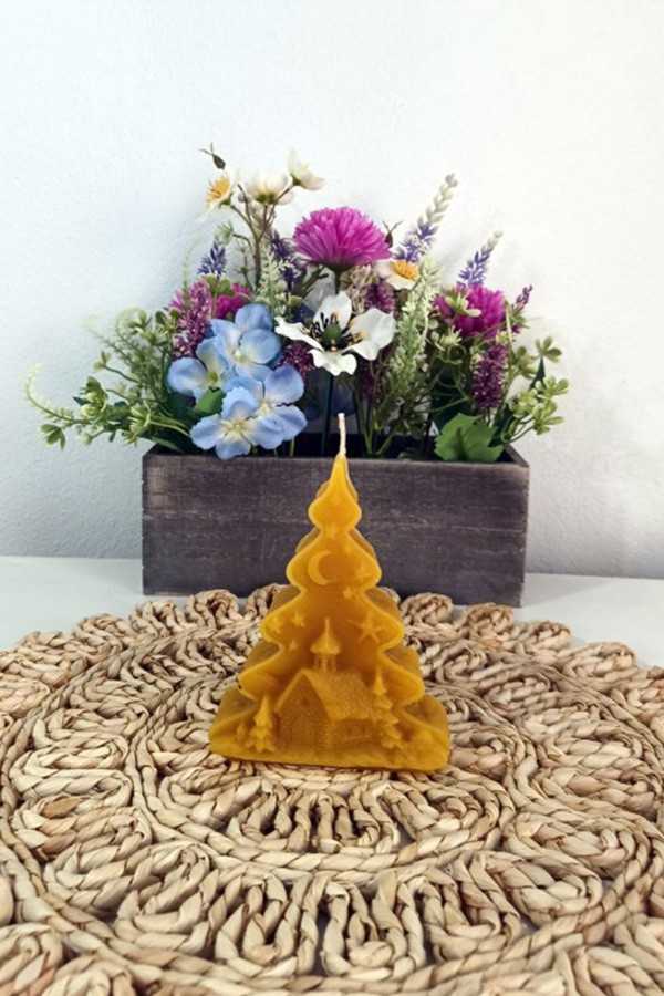 Lumânare naturală sub formă de Crăciun - Magia sărbătorilor cu aromă naturală