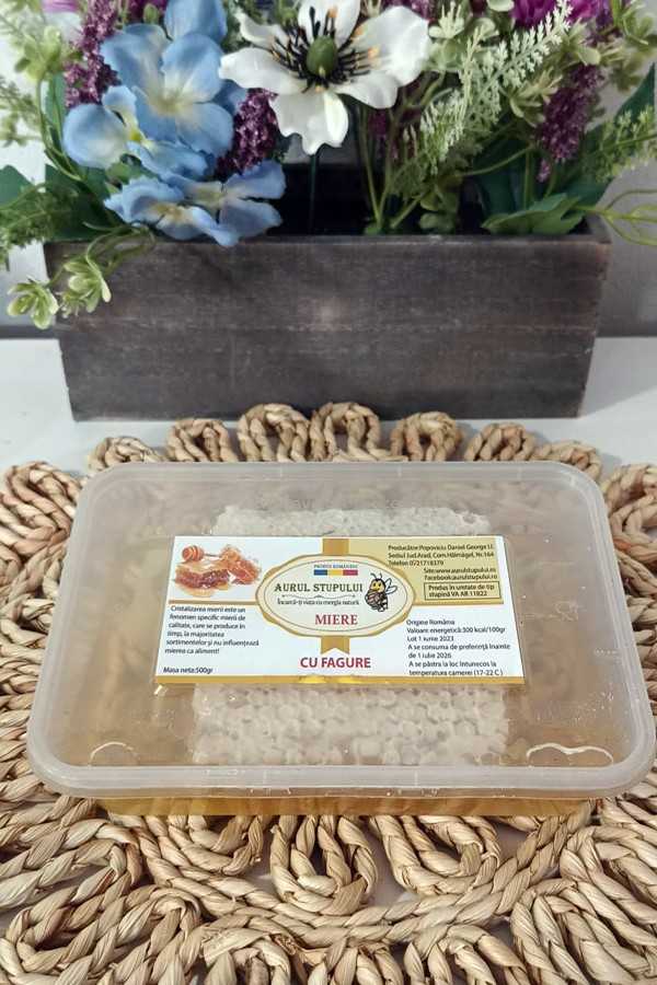 Fagure cu miere de salcâm - Deliciu natural și sănătos Fagure cu miere de salcâm - Deliciu natural și sănătos