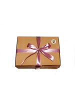 Cutia CADOU ( Miere floarea soarelui, cremă cu caramel și cacao, propolis, lumânare naturală ,săpun)