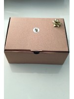 Cutia CADOU ( Miere cremă cu fistic, miere cremă ghimbir, propolis, lumânare naturală, săpun vegetal love)