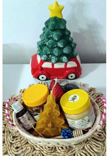 Coșuleț CADOU ( Miere cremă, miere nucă, tinctură propolis, lumânare brăduleț, lingură miere, săpun aromă Crăciun)