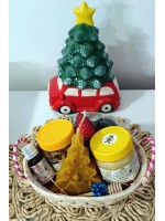 Coșuleț CADOU ( Miere cremă, miere nucă, tinctură propolis, lumânare brăduleț, lingură miere, săpun aromă Crăciun)