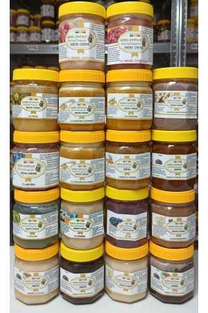 Pachetul 18x250 gr sortimente miere cremă