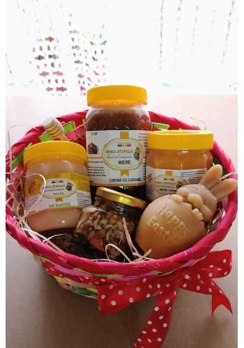Coș Cadou (Miere cremă caramel,miere cremă curcuma, miere rapiță,miere cu semințe, lumânare iepure, lingură lemn)