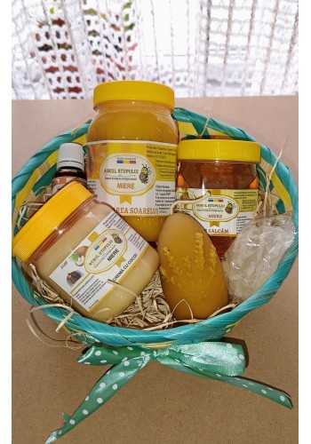 Coș Cadou (Miere salcâm,miere floarea soarelui, miere cremă cocos,propolis, lumânare ou paște,sapun)