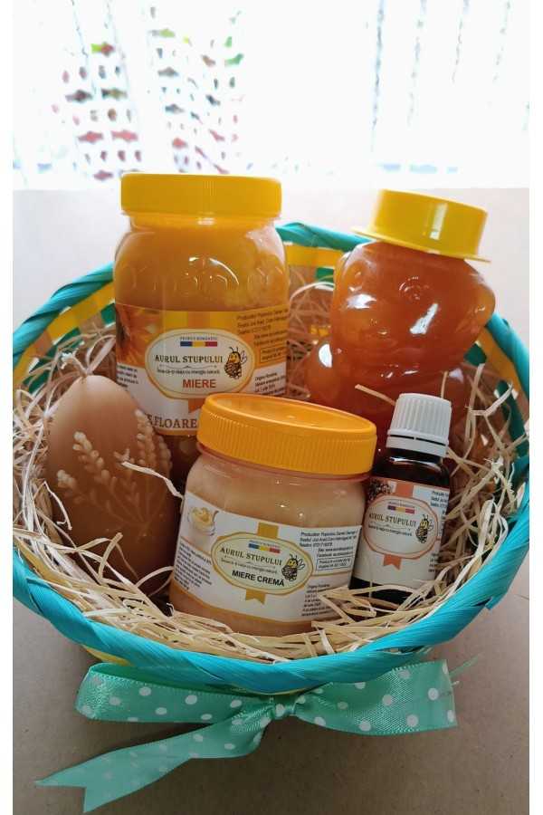 Coș Cadou (Miere polifloră urs,miere floarea soarelui,miere cremă,propolis, lumânare ou Paște)