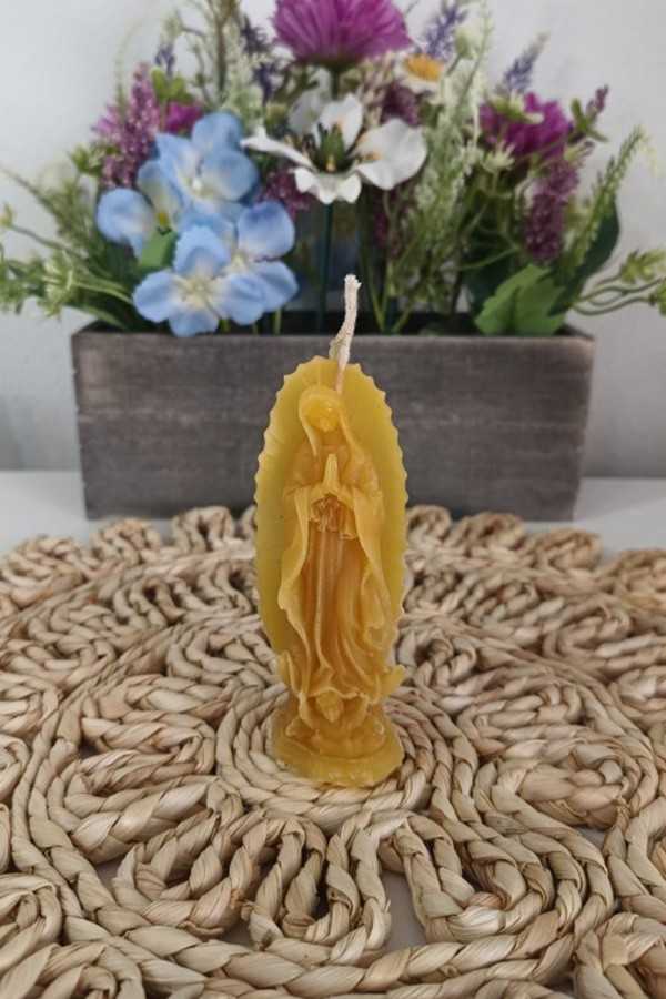 Lumânare Fecioara Maria - Eleganță și spiritualitate într-un design natural